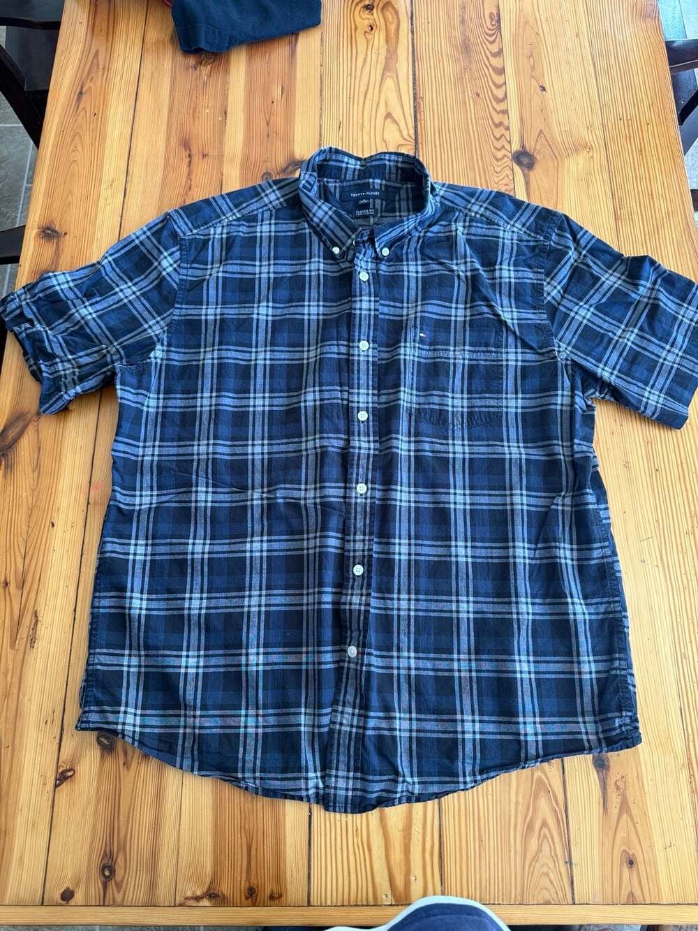 Tommy Hilfiger Classic Fit Button Down Shirt Size XL Blue Plaid